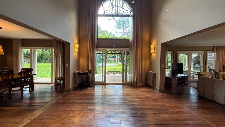 Premium house in Tigre with garden, pool, and hot tub