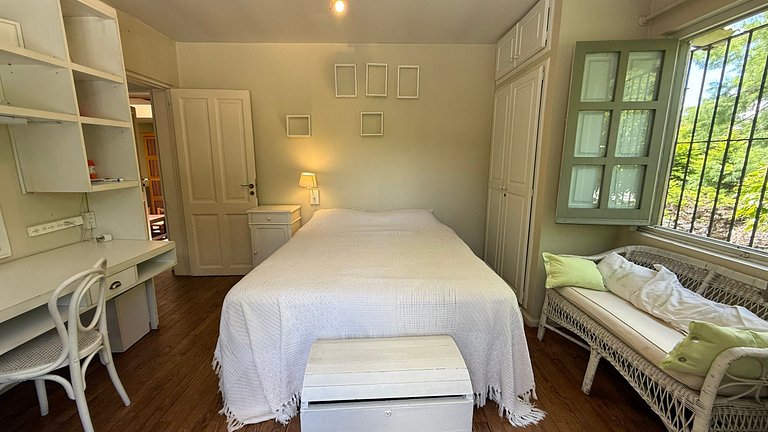 Premium house in Tigre with garden, pool, and hot tub