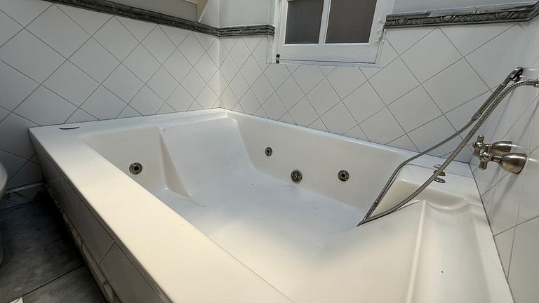 Premium house in Tigre with garden, pool, and hot tub