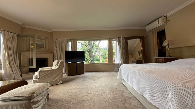 Casa premium en Tigre con parque, pileta y jacuzzi