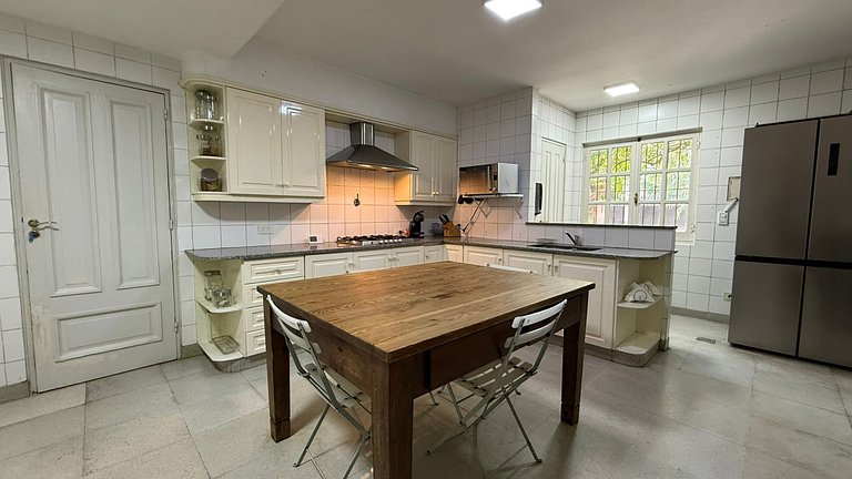 Casa premium en Tigre con parque, pileta y jacuzzi