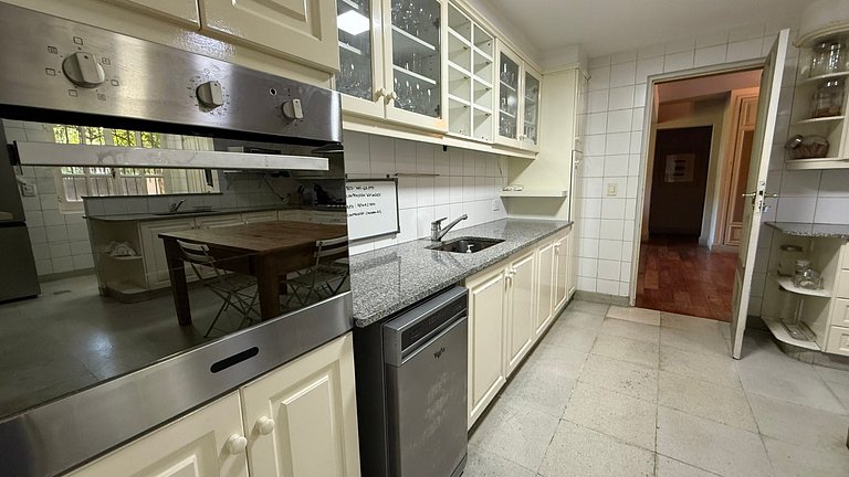 Casa premium en Tigre con parque, pileta y jacuzzi