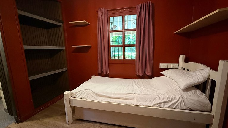 Premium house in Tigre with garden, pool, and hot tub