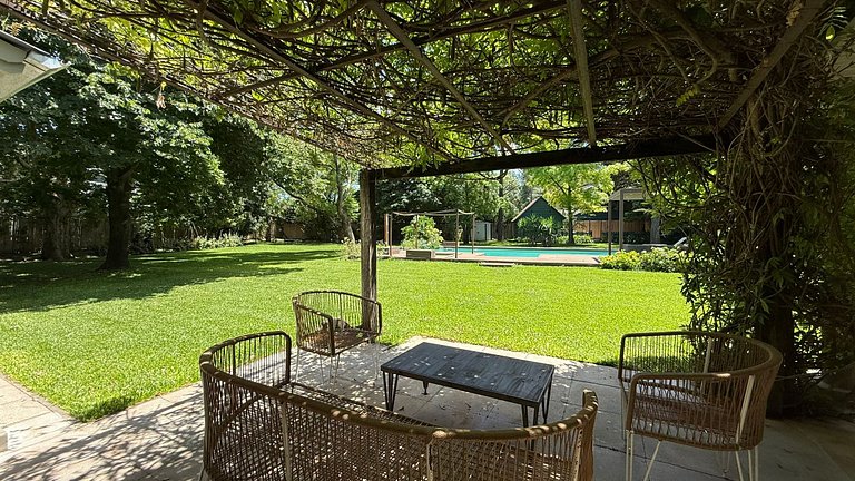 Premium house in Tigre with garden, pool, and hot tub